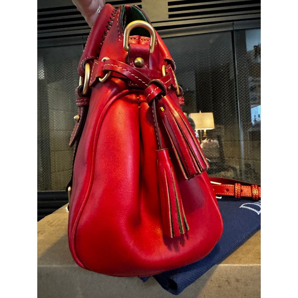 Iconic Dooney and Bourke red Florentine satchel with bag and tags - Picture 6 of 13